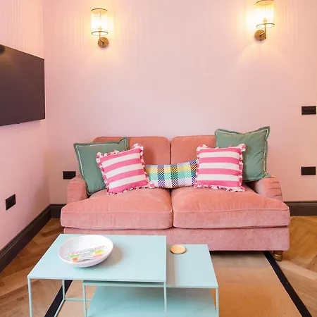 4 Wellington Terrace * Whitby