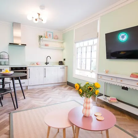 4 Wellington Terrace ويتبي